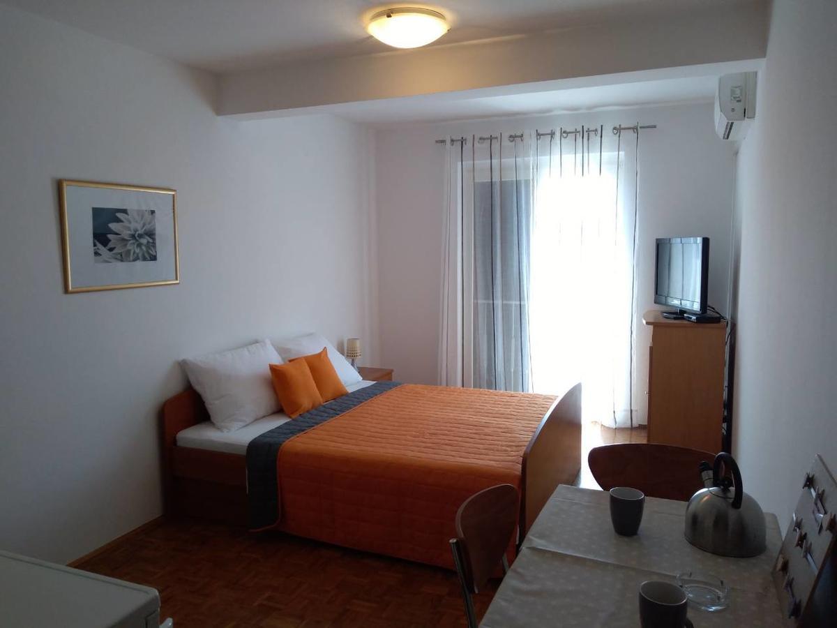 Apartments Davor Biograd Na Moru Esterno foto